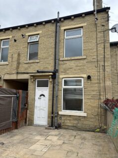 FOR RENT – BD3 – £700 per month